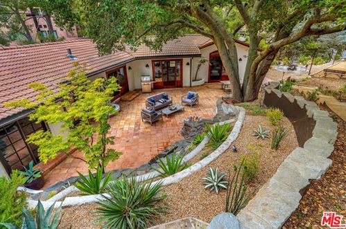 1719 Oak Dr, Topanga CA  90290-4025 exterior