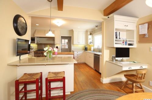 2700 El Caminito, Glendale CA 91214-2934 exterior