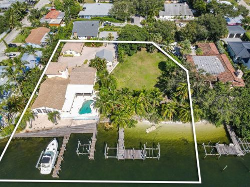 2105 Cove Ln, West Palm Beach, FL 33408-2701
