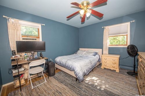 30 Vine Ln, Elwood NY  11731-3210 exterior