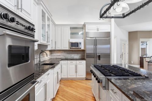 93 Glenmoor Dr, Englewood CO 80113-7117 exterior