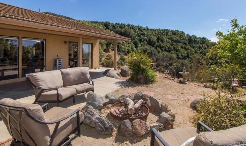 9416 Vista Aleta, Valley Center CA  92082-5533 exterior