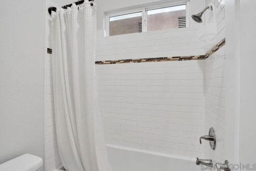52090 Avenida Mendoza, La Quinta CA  92253-3296 exterior