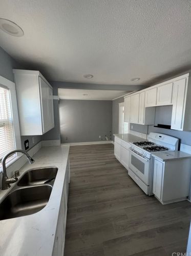711 Clark St, Redlands, CA 92373-5040