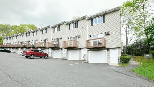 3211 Main St, Waterbury, CT 06705-3431