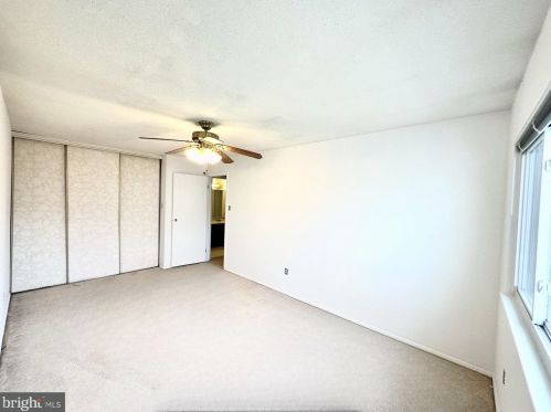 504 Freedom Cir, Harleysville PA  19438-3946 exterior