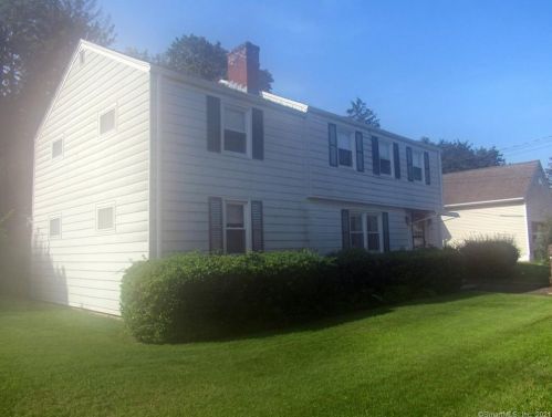 34 Jensen St, Manchester, CT 06042-3614