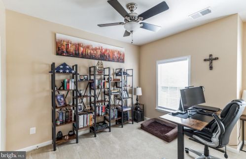15575 Kelley Farm Ct, Woodbridge VA  22193-5784 exterior