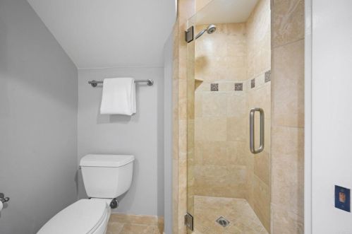 145 3rd St, Encinitas CA  92024-3208 exterior