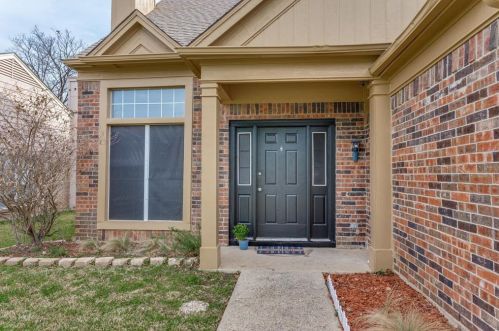 2529 Creekwood Ln, Fort Worth, TX 76123-1111