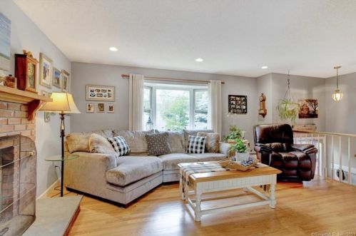 163 Stillwell Dr, Plainville CT  06062-2951 exterior