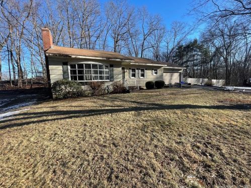 242 River Rd, Norwich, CT 06351-3221