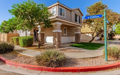 8751 Lobo Ave, Mesa, AZ 85209-5366