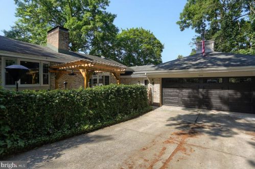 540 Devon Rd, Camp Hill PA  17011-2122 exterior