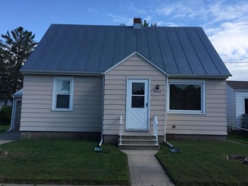 1404 James St, Newburg Corners, WI 54614-8765