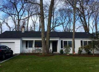 13 Huyler Rd, Strongs Neck, NY 11733-1309