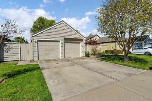 1749 Cape Cod Cir, Lodi CA  95242-4204 exterior