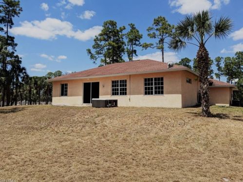 3160 22nd Ave, Naples, FL 34117-8806