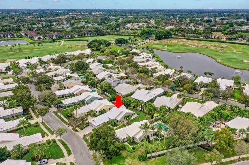 2715 White Wing Ln, West Palm Beach, FL 33409-2032
