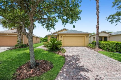 328 Grand Canal Dr, Kissimmee FL  34759-4344 exterior