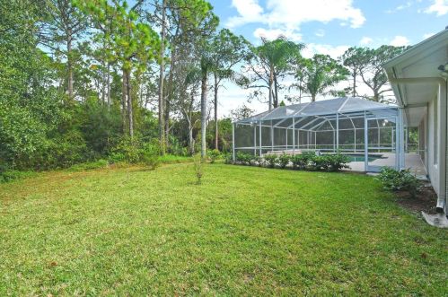 1698 Mockingbird Dr, Fort Pierce FL  34986-2045 exterior