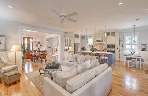 1521 Lindsey Creek Dr, Mount Pleasant SC  29466-8393 exterior