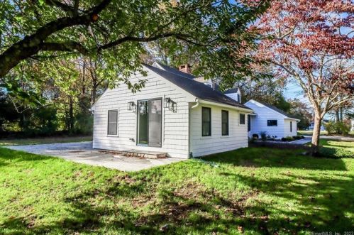 214 Berkshire Rd, Sandy Hook CT  06482-1548 exterior