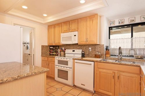 16035 Avenida Lamego, San Diego CA exterior