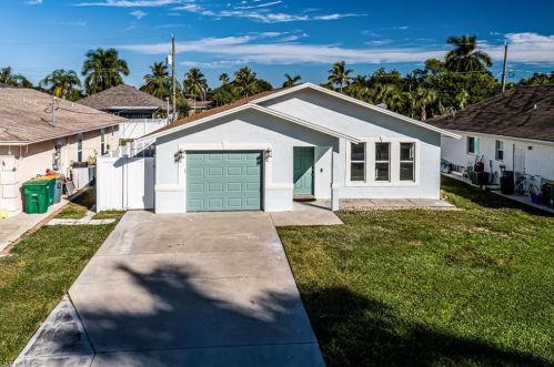779 100th Ave, Naples, FL 34108-2239