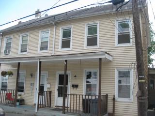 28 Brainard St, Delaware Park NJ  08865-2817 exterior
