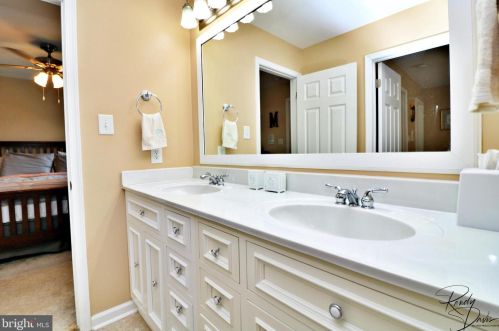 320 Stephen Ct, Charles Town WV  25414-4126 exterior