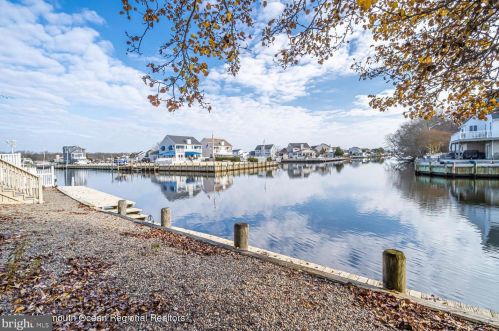 74 Moorage Ave, Berkeley Township NJ 08721-1836 exterior