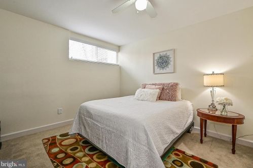 2414 Southgate Sq, Herndon VA  20191-1239 exterior