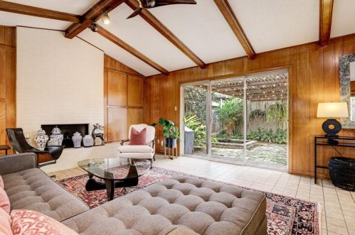 319 Barracuda Ave, Galveston TX 77550-3224 exterior