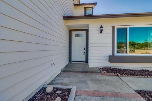 781 Kingswood St, San Diego, CA 92114-7157