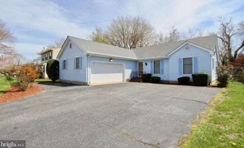 26 Clymer Cir, Dover, DE 19901-4056