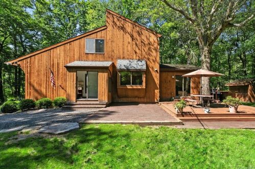 239 Silver Spring Rd, Lewisboro, NY 10590-2526
