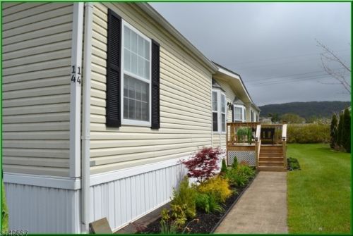 14 Caroline Dr, Belvidere NJ  07823-2849 exterior