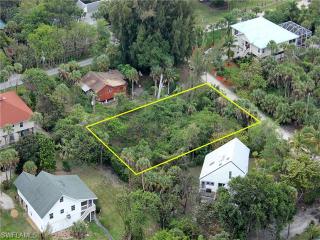 1815 Ardsley Way, Sanibel, FL 33957-4110