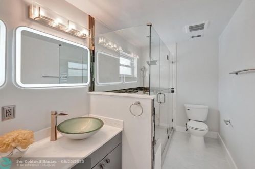 3850 36th Ave, Hollywood FL  33021-1900 exterior