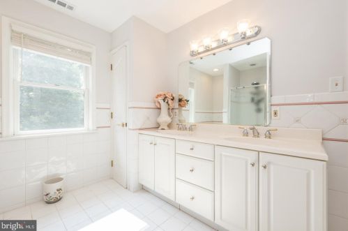 1700 Morgan Ln, Collegeville PA  19426-2859 exterior