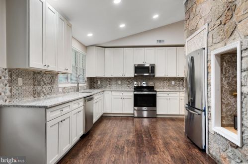 8318 Fairview Rd, Melrose Park PA  19027-2121 exterior