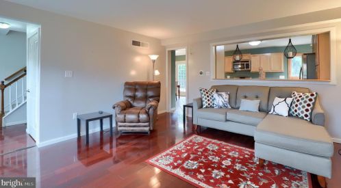 194 Jonathan Way, Red Lion PA  17356-9044 exterior