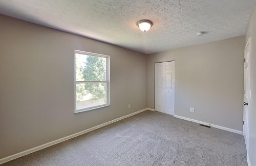 380 Thompson St, Pataskala OH  43062-9282 exterior