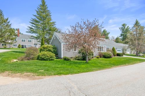 124 Hilltop Pl, New London NH  03257-5412 exterior