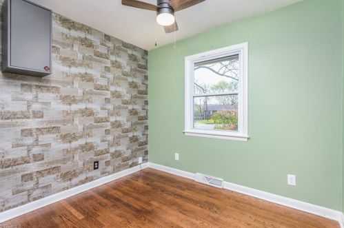 7 Armhurst Ct, Greensboro NC  27405-5911 exterior