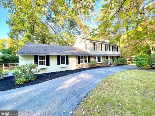 13 Woodland Cir, Downingtown, PA 19335-3346