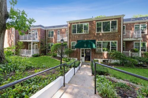 920 Pelhamdale Ave, New Rochelle, NY 10803-2929