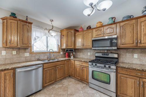 9229 48th Ave, Kenosha WI  53142-5307 exterior