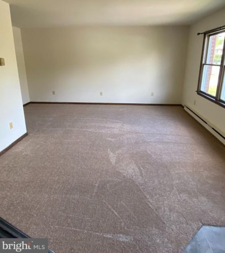 202 Marion Ave, Carlisle, PA 17013-1138